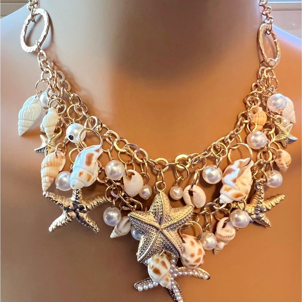 Gold Starfish and Shell Charm Necklace - Picture 3 of 3